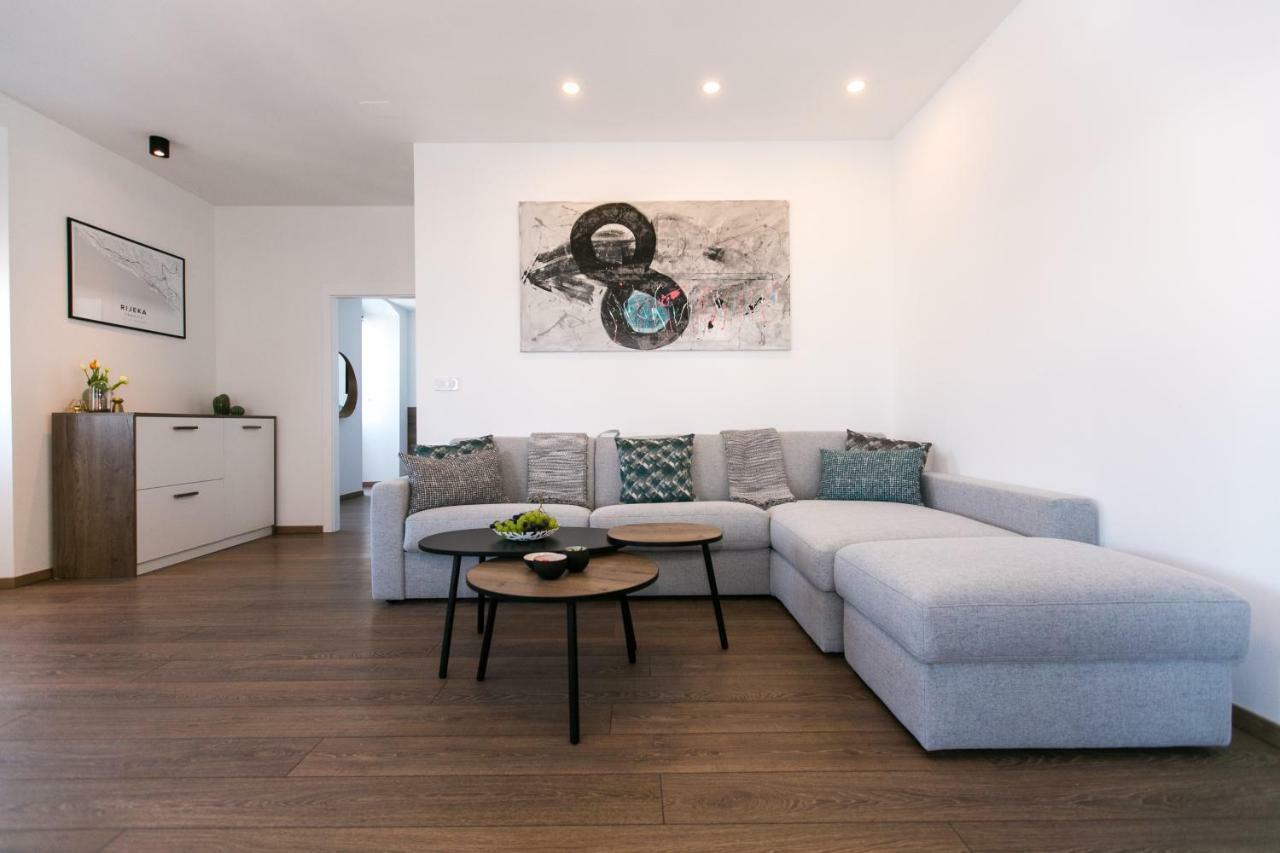 Apartments Del Molo 里耶卡 外观 照片